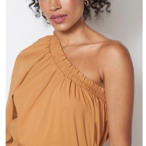 Evereve Tops - Evereve Shane One Shoulder Top Burnt Gold Size Large